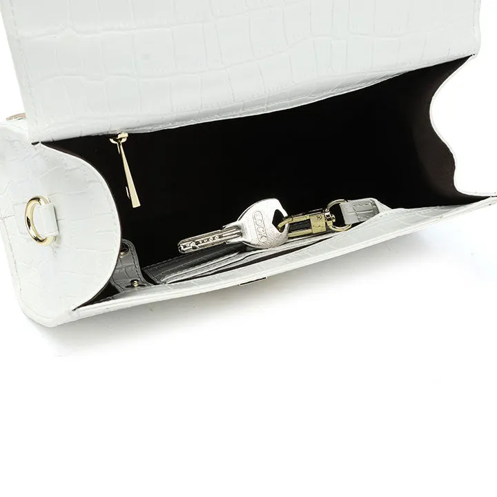 Effortlessly Blends Style Handbag BD 105