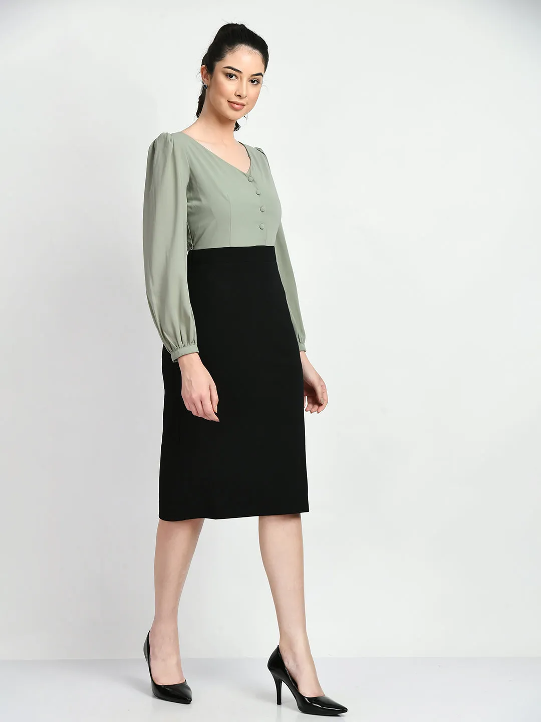 Exude Style Colour Blocked Sheath Dress (Black   Pista Green)